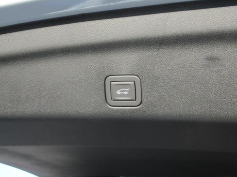 New 2026 Chevrolet Suburban High Country RWD image 38