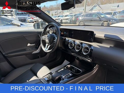 Used 2023 Mercedes-Benz CLA 250 4MATIC image 39