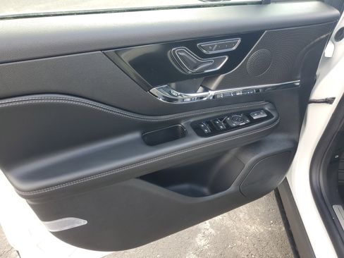 New 2026 Lincoln Corsair Reserve image 8