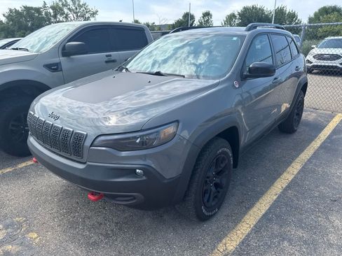 Used 2022 Jeep Cherokee Trailhawk w/ Sound & Nav Group AWD/4WD image 2
