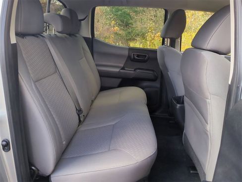 Used 2022 Toyota Tacoma SR image 26