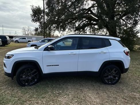 New 2026 Jeep Compass Latitude AWD/4WD image 15