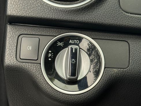 Used 2014 Mercedes-Benz C 250 Sedan image 24