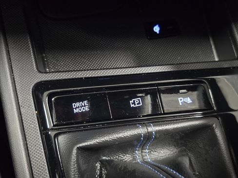 Used 2024 Hyundai Elantra N Base image 9