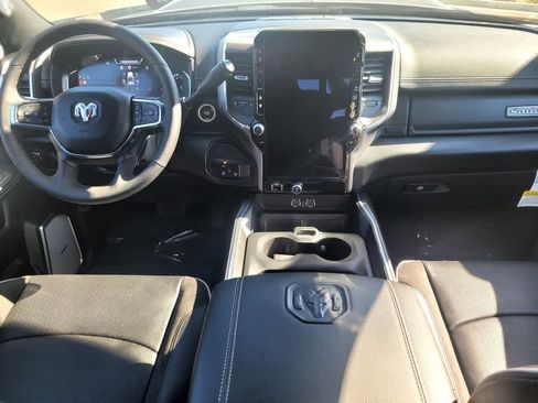 New 2026 RAM 2500 Laramie AWD/4WD image 11