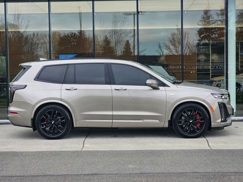 Used 2023 Cadillac XT6 Sport image 6