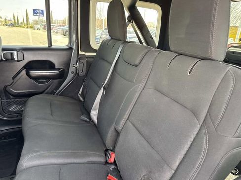 Used 2019 Jeep Wrangler Unlimited Sport image 15