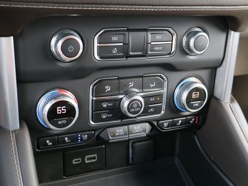 Certified 2023 GMC Yukon XL SLT w/ Max Trailering Package image 18