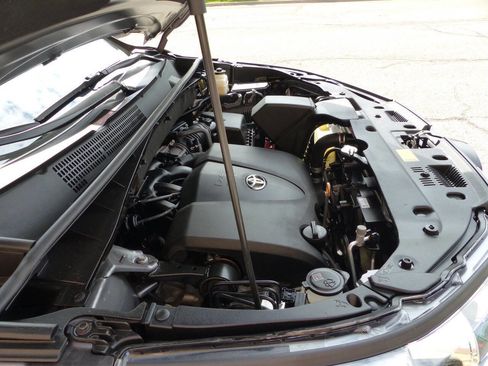 Used 2019 Toyota Highlander FWD V6 image 27