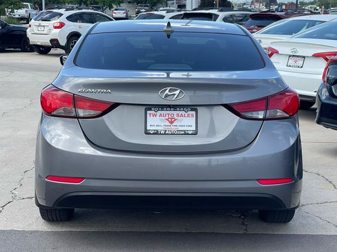 Used 2014 Hyundai Elantra SE w/ Option Group 02 FWD image 6