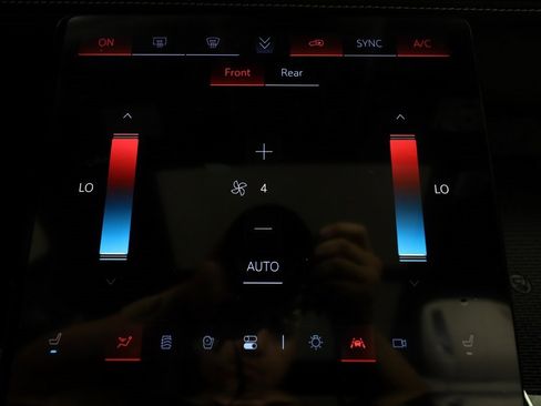 Used 2025 Cadillac Escalade V w/ LPO, ONYX Package image 38