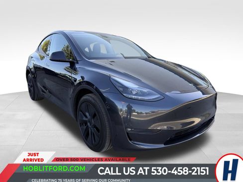 Used 2024 Tesla Model Y Long Range AWD/4WD image 1