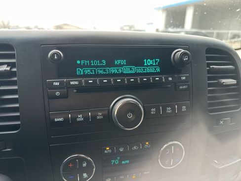 Used 2014 Chevrolet Silverado 2500 LT w/ Interior Plus Package image 13