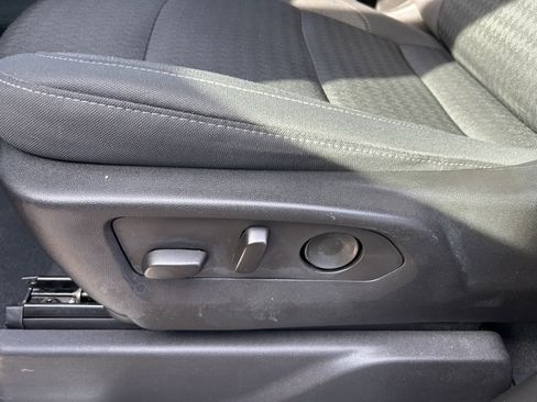 Used 2022 Chevrolet Silverado 1500 LT image 21