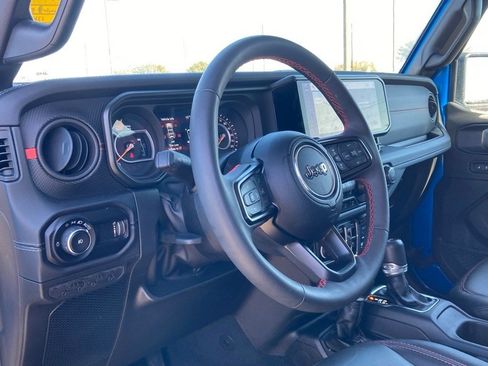Used 2024 Jeep Wrangler Unlimited Rubicon image 9