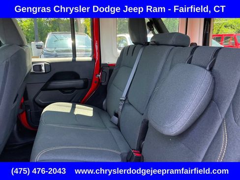 Certified 2025 Jeep Wrangler Unlimited Sahara w/ Safety Group AWD/4WD image 40