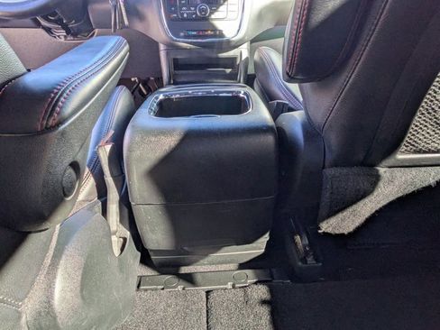 Used 2019 Dodge Grand Caravan GT image 13