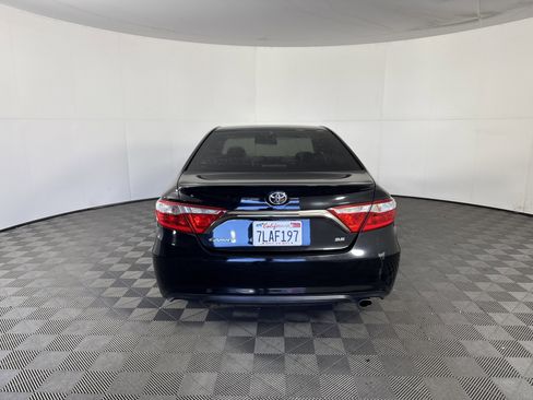 Used 2015 Toyota Camry SE image 5
