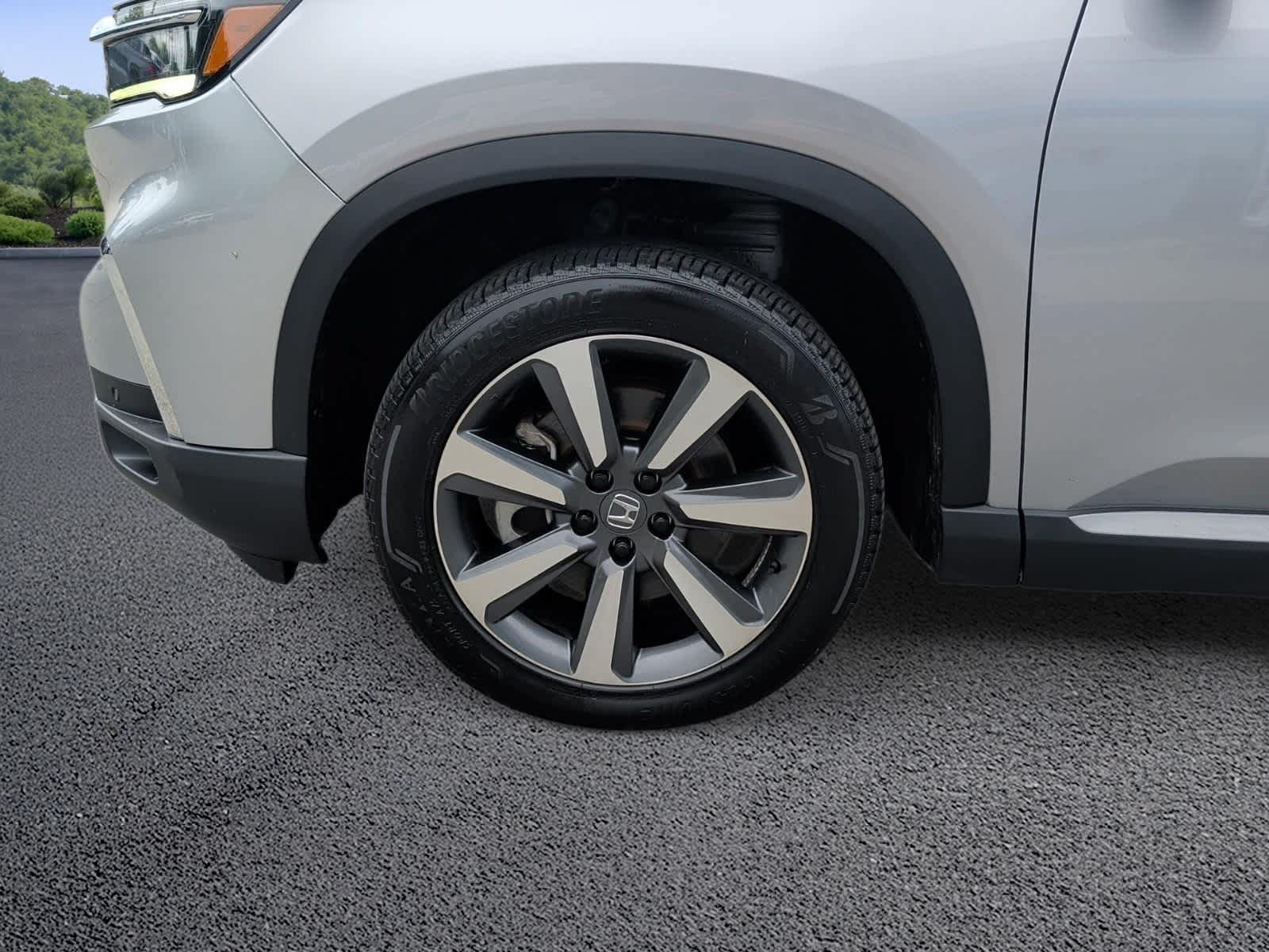 Used 2025 Honda Pilot Touring image 10