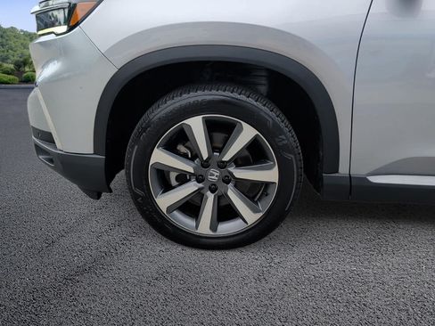 Used 2025 Honda Pilot Touring image 10
