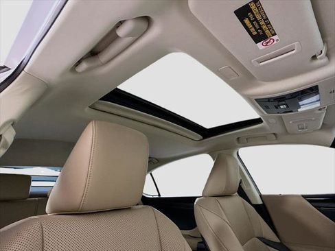 Certified 2021 Lexus ES 350 w/ Premium Package image 18