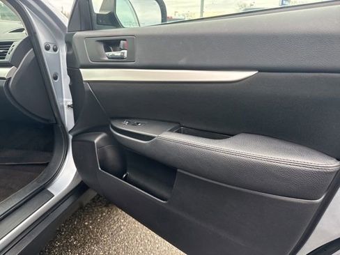 Used 2013 Subaru Outback 2.5i Premium w/ All-Weather Pkg image 11