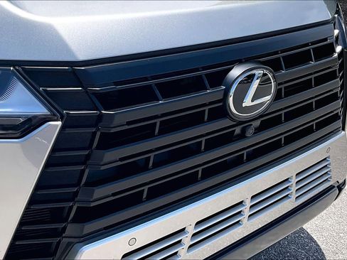 Used 2024 Lexus GX 550 w/ Cold Area Package AWD/4WD image 32
