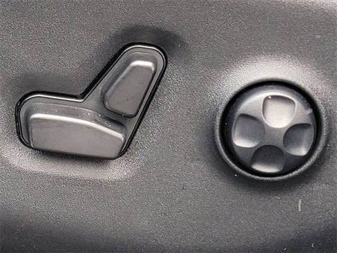 Certified 2023 Chrysler Pacifica Touring-L w/ S Appearance Package image 4