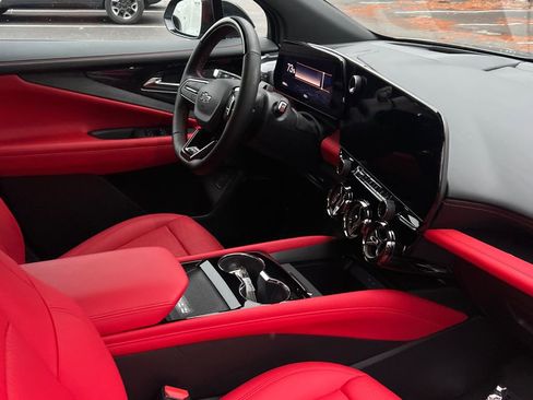 Used 2025 Chevrolet Blazer EV SS image 11