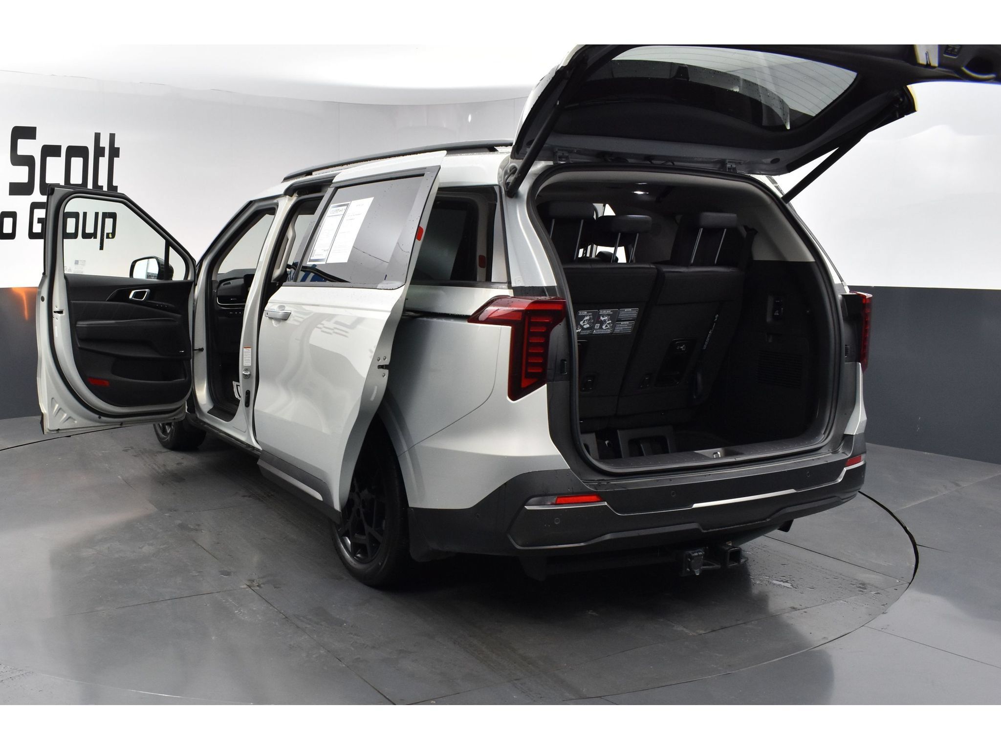 Used 2025 Kia Carnival SX Prestige FWD image 27