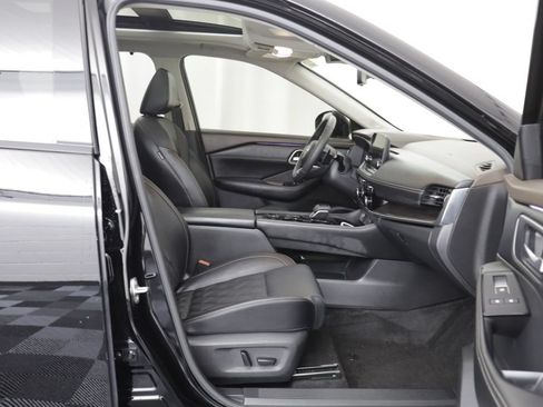Used 2023 Nissan Rogue Platinum w/ Platinum Premium Package AWD/4WD image 19