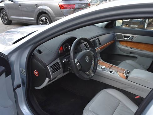 Used 2009 Jaguar XF Luxury image 22