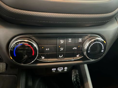 Used 2023 Chevrolet TrailBlazer LT FWD image 16