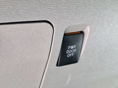Used 2014 Toyota Sienna SE w/ SE Premium Package w/Entune FWD image 59