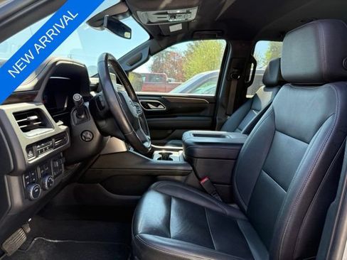 Used 2022 Chevrolet Tahoe Z71 w/ Luxury Package AWD/4WD image 8