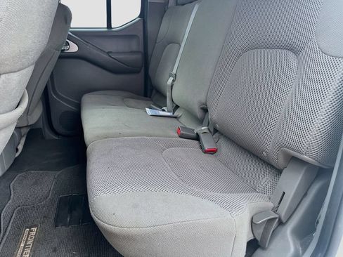 Used 2021 Nissan Frontier SV w/ Midnight Edition Floor Mats AWD/4WD image 23