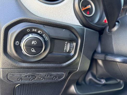 New 2025 Jeep Gladiator Sport image 37