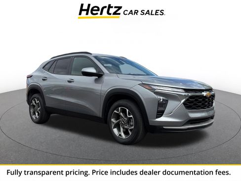 Used 2025 Chevrolet Trax LT FWD image 1