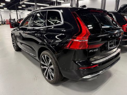 Used 2023 Volvo XC60 B5 Ultimate w/ Climate Package image 2