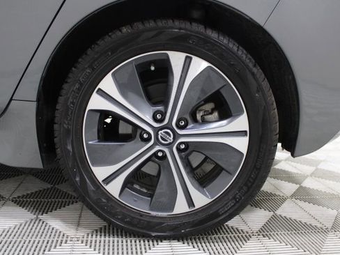 Used 2020 Nissan Leaf SV w/ SV Technology Package image 43