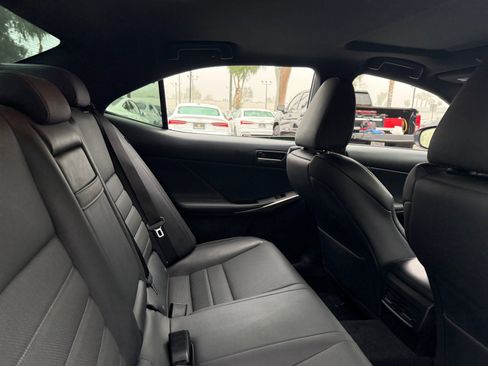 Used 2019 Lexus IS 300 image 17