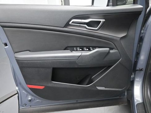 Used 2025 Kia Sportage EX w/ Premium Package FWD image 20