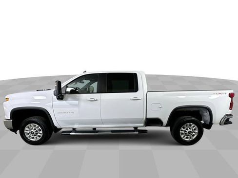 Used 2025 Chevrolet Silverado 2500 LT w/ Convenience Package AWD/4WD image 5
