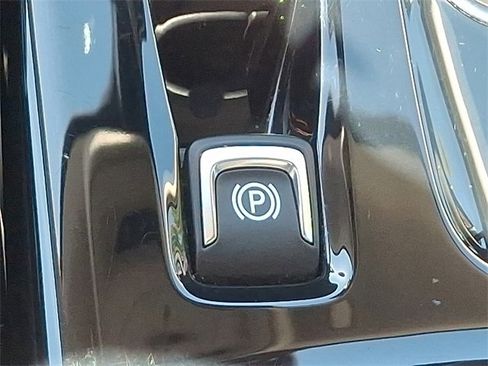 Used 2021 Buick Envision Essence w/ Sport Touring Package image 25