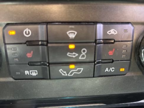 Used 2020 Ford F150 XLT w/ Equipment Group 302A Luxury AWD/4WD image 26