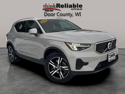 Used 2025 Volvo XC40 B5 Core image 7