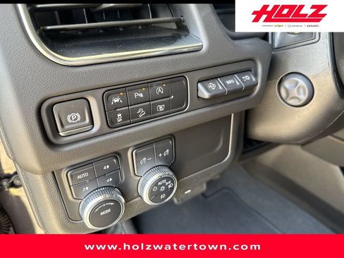 Used 2024 GMC Yukon AT4 w/ AT4 Premium Package AWD/4WD image 29