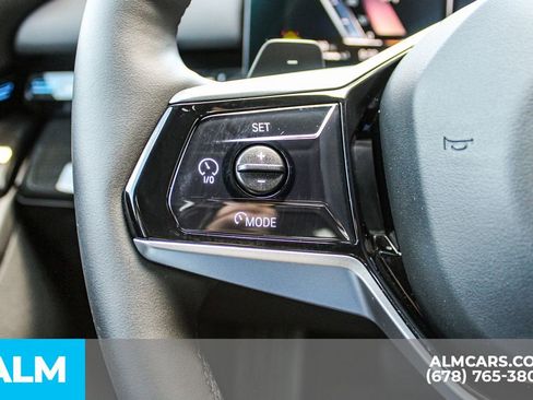 Used 2025 BMW 530i w/ Premium Package image 27