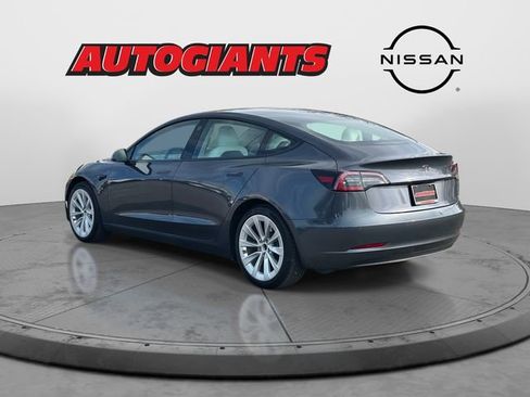 Used 2022 Tesla Model 3 Standard Range image 5
