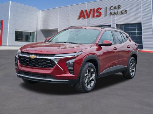 Used 2025 Chevrolet Trax LT w/ LT Convenience Package FWD image 1